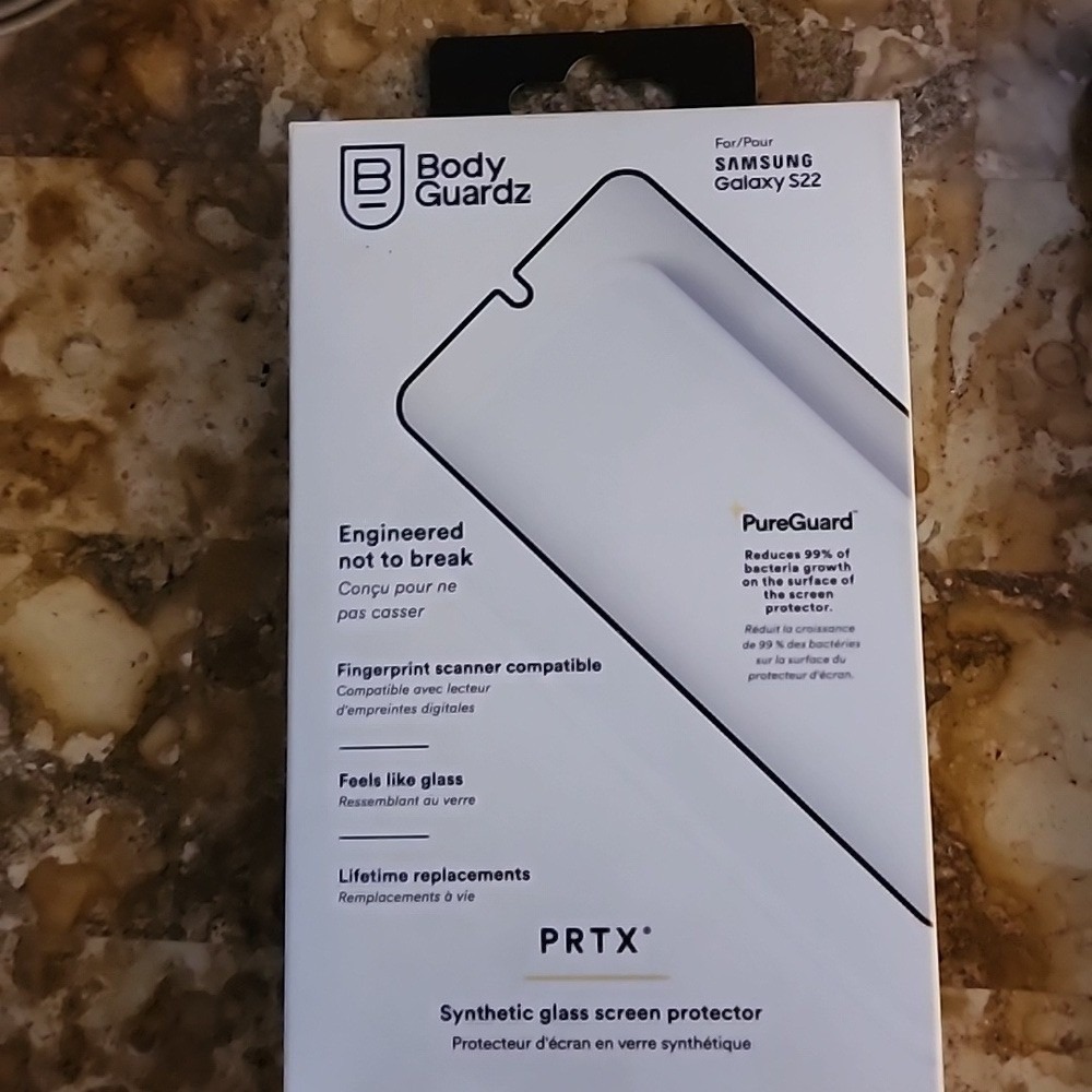 Galaxy S22 screen protector